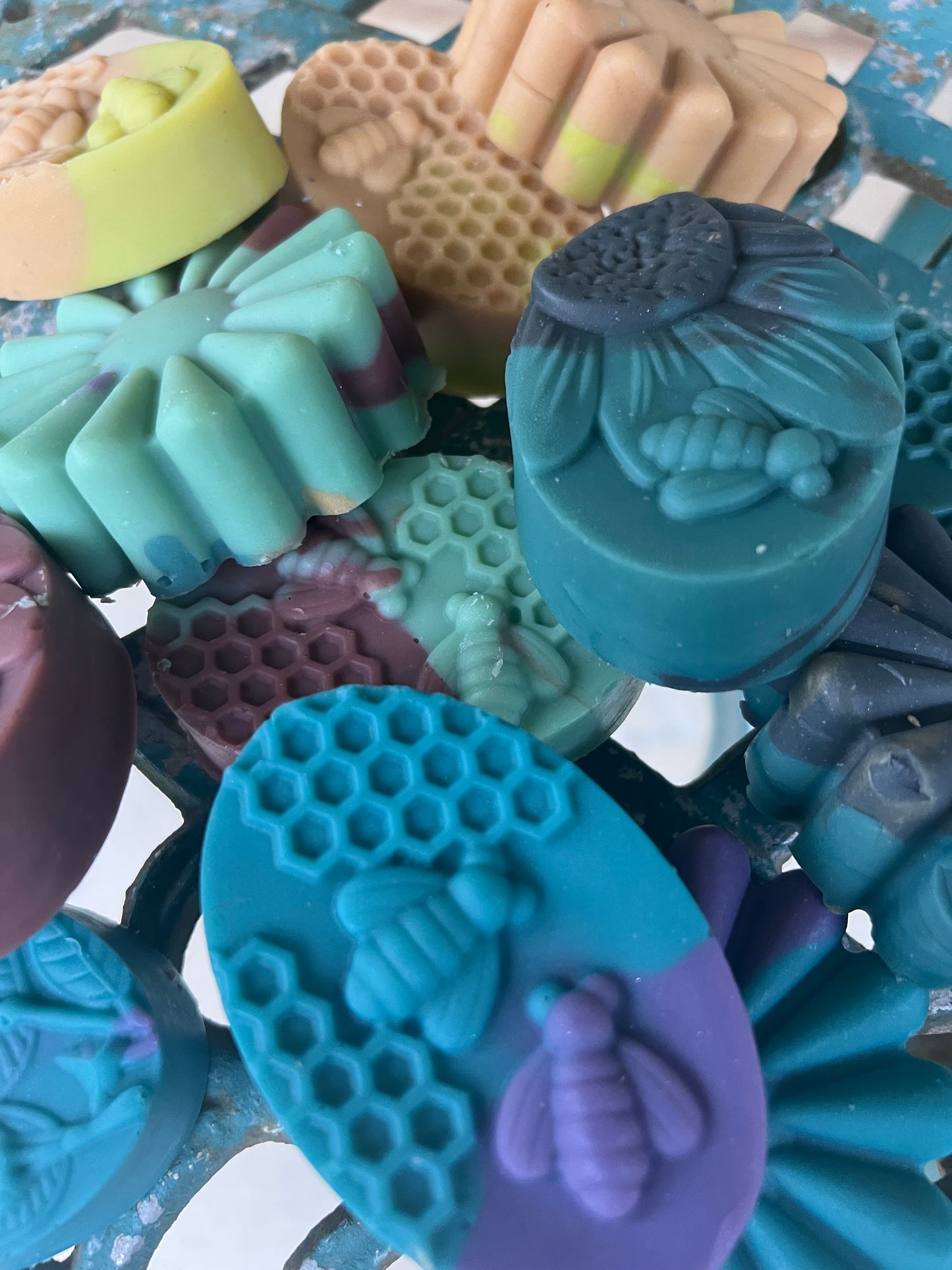 Goat's milk soap with honey & beeswax